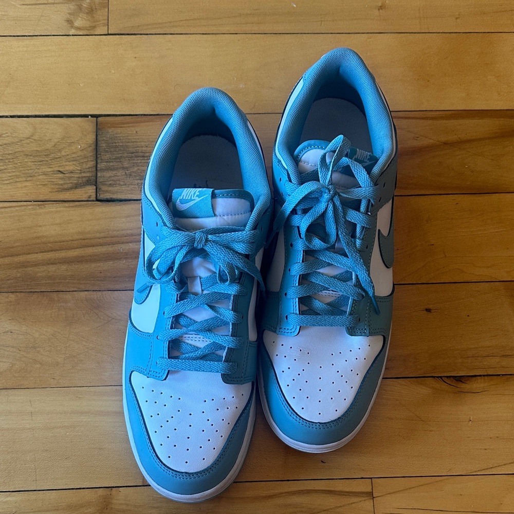 Nike Low-Top Sneakers in Turquoise Blue & White - Picture 2 of 5